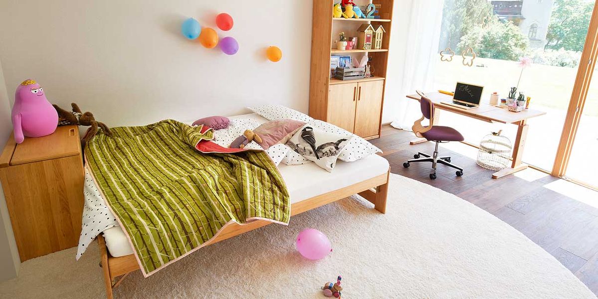 mobile Kinderzimmer mit Schreibtisch und Drehstuhl von TEAM 7 Münster