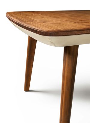 Table en bois massif flaye avec cadre en cuir en noyer