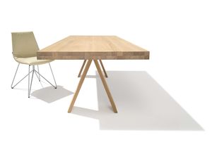 Tisch tema mit A-Fuß aus Naturholz von TEAM 7 