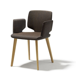 aye chair in fabric with wooden legs in oak