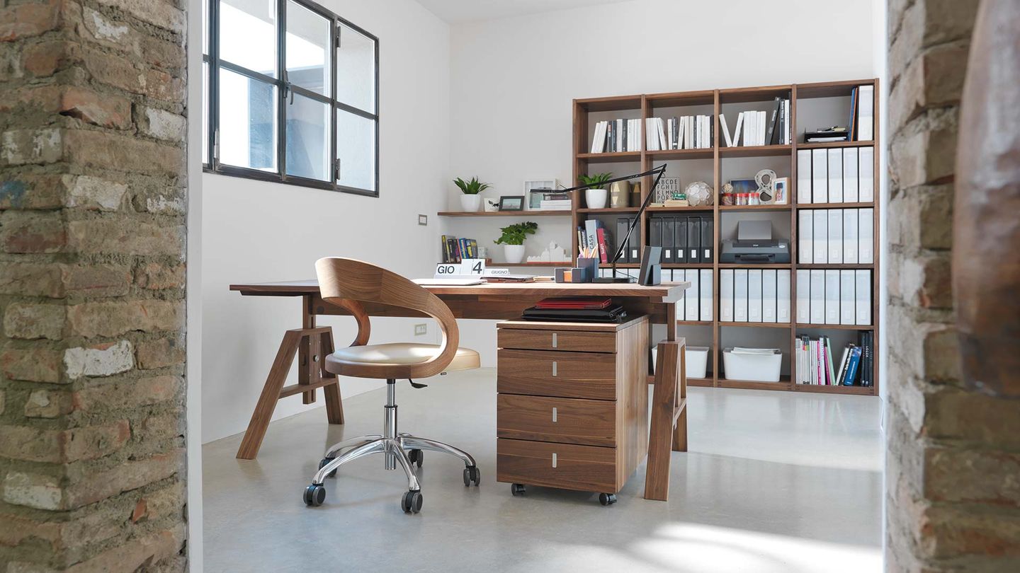 Письменный стол „atelier“ от TEAM 7, дизайнер Кай Стания