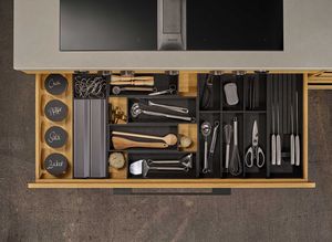drawer divider with OrganiQ drawer inserts in the echt.zeit kitchen in oak by TEAM 7