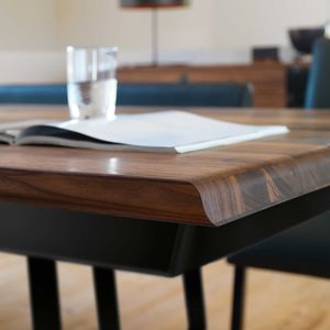 Tisch nox aus massivem Naturholz 