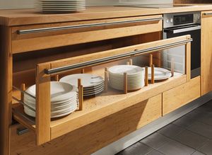 rondo kitchen of solid wood with plate shelf