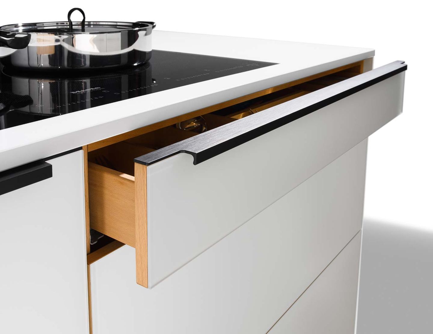 linee designer kitchen with ergonomically shaped handle profile