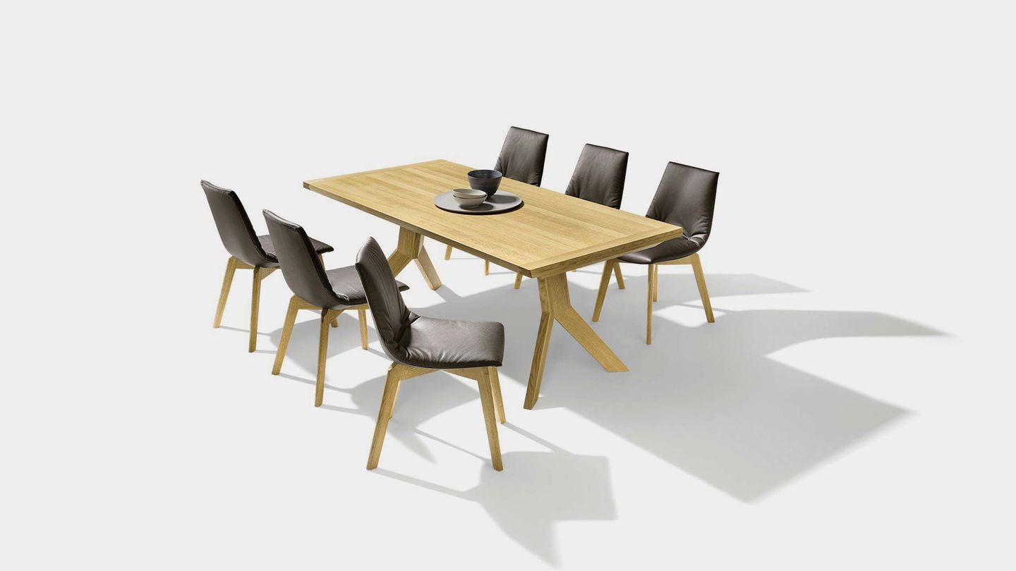 Table en bois massif yps avec banquette d'angle en cuir 