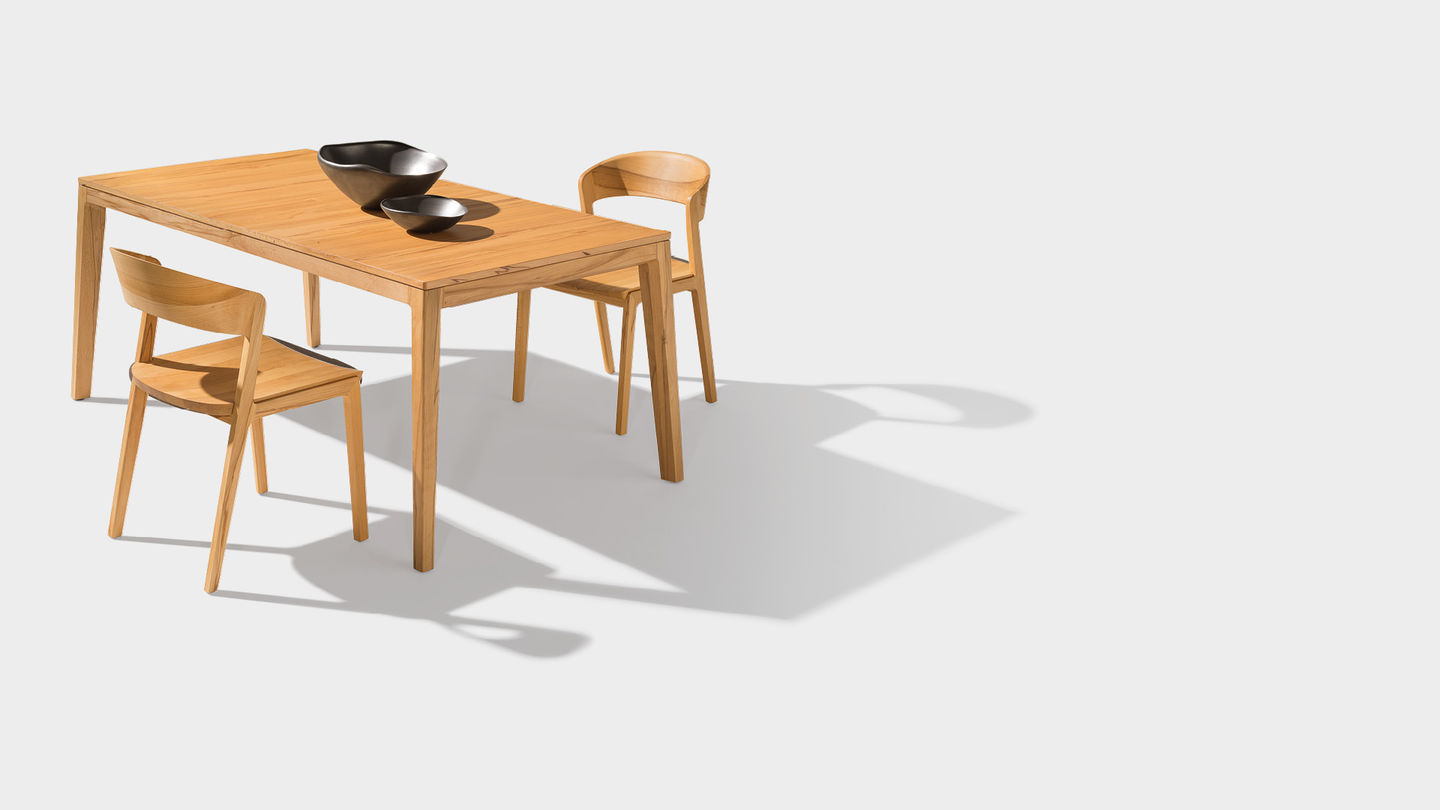 table mylon avec chaise mylon en cœur de hêtre