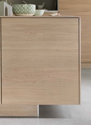 filigno kitchen made of solid wood with delicate casing
